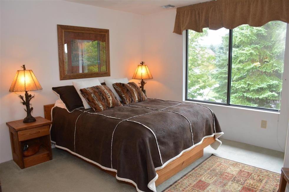 Seven Springs Sunridge 2 Bedroom Standard Condo, Ski-in Out Apartment *